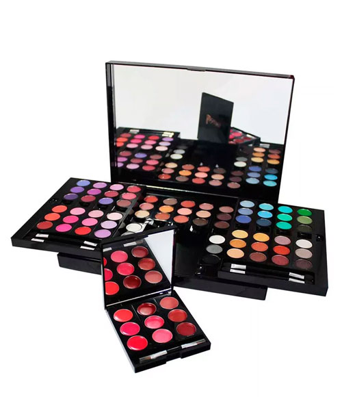 estojo e maquiagem colorida