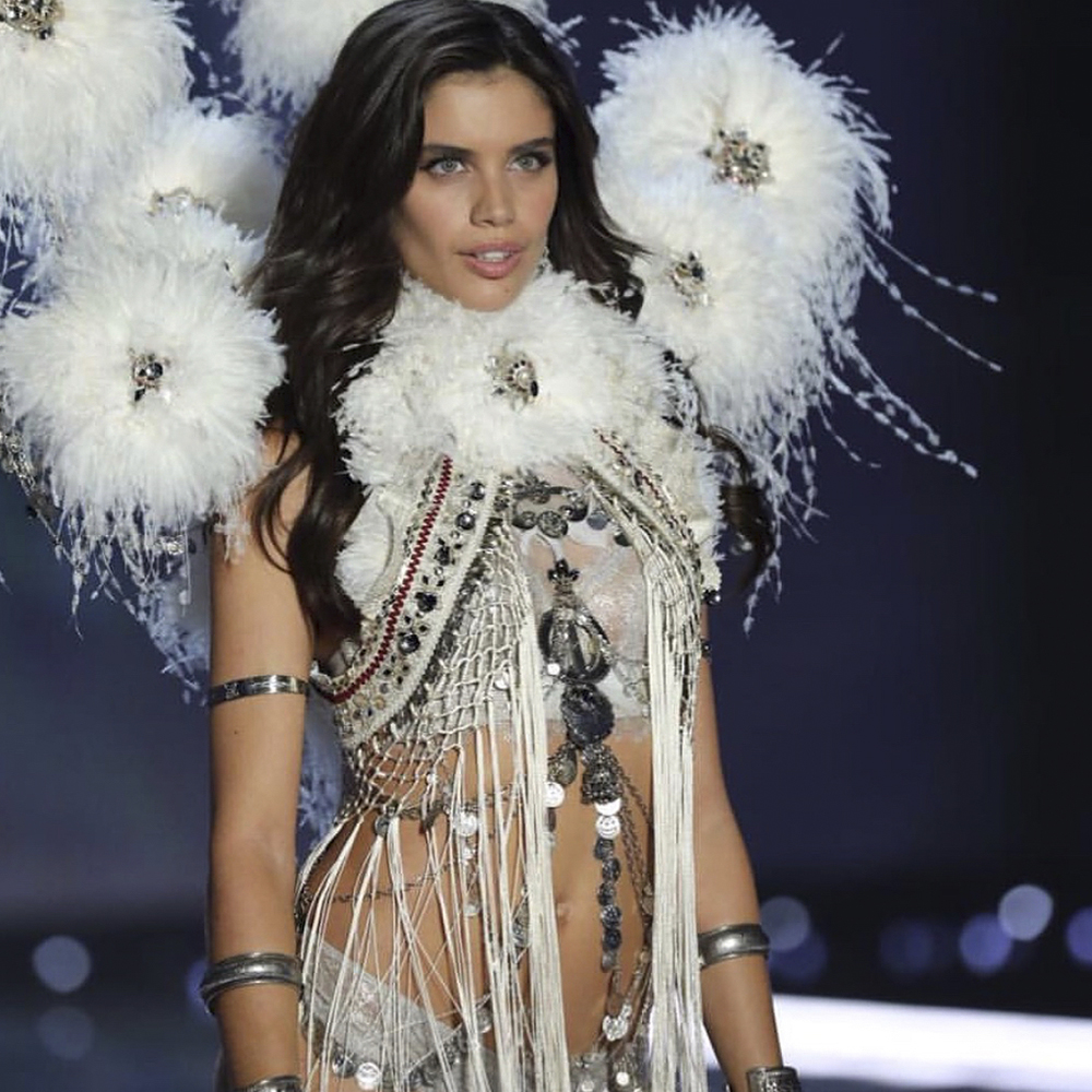 defile victoria secrets