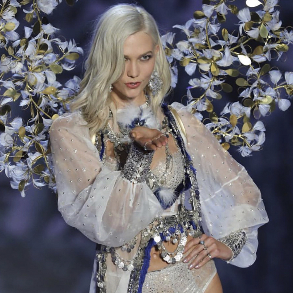 Karlei kloss no desfile victoria 